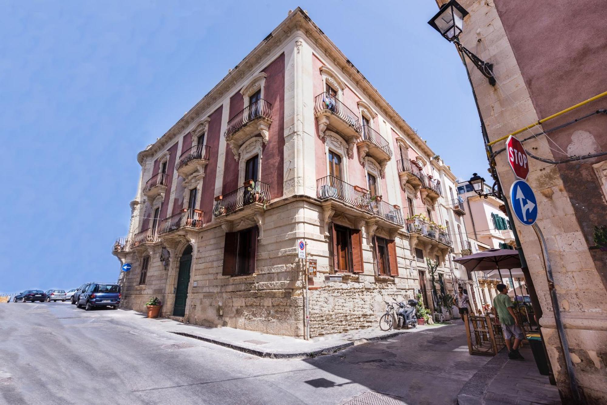 Palazzo Bozzanca Apartments By Wonderful Italy Syracuse Buitenkant foto